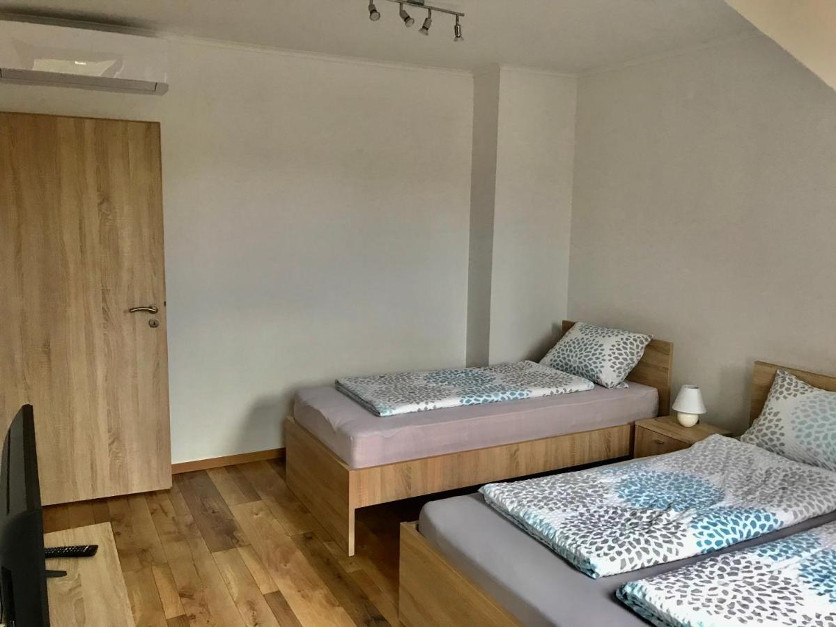 Matyas Vendeghaz 3 Rooms Apartment Kophaza Exterior photo